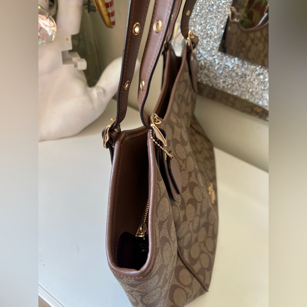 COACH Meadow Shoulder Bag Signature Canvas Khaki Saddle CM076 - Picture 7 of 16